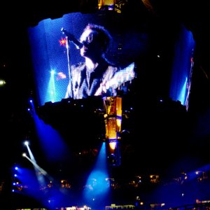 U2-blue-screen