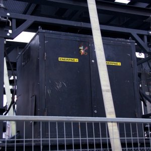 hydraulic unit for video screens - u2 - rogers centre 9july11