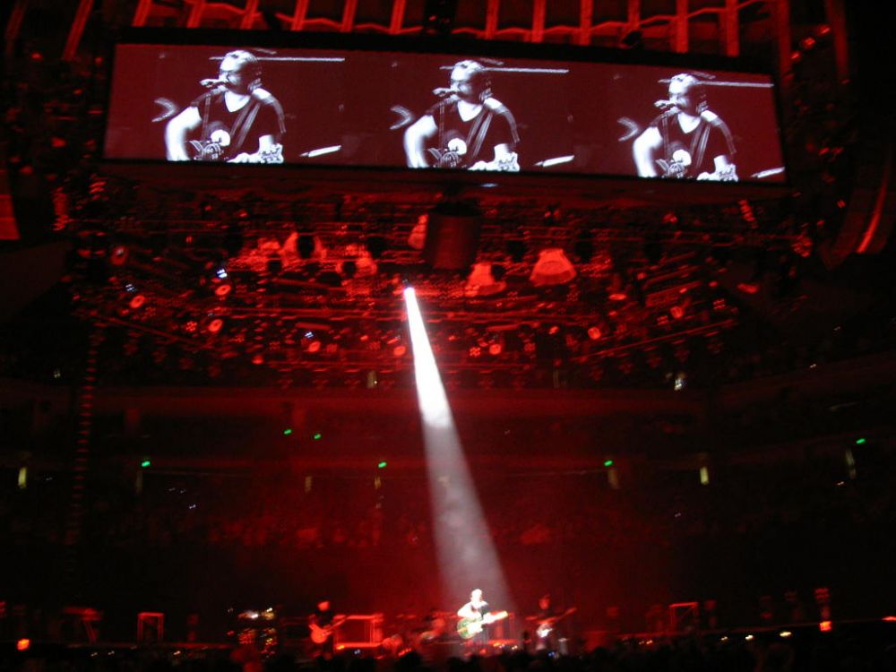 2005-11-08_U2_079