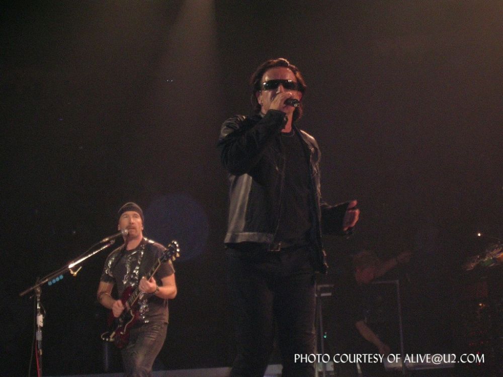 Bono_Edge_4_28_05_Vancouver_Interference_